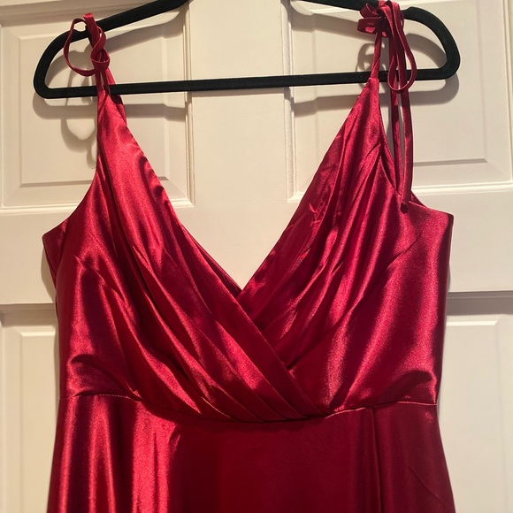 Cinderella Devine, long red dress with straps, Large NWOT - Picture 5 of 12